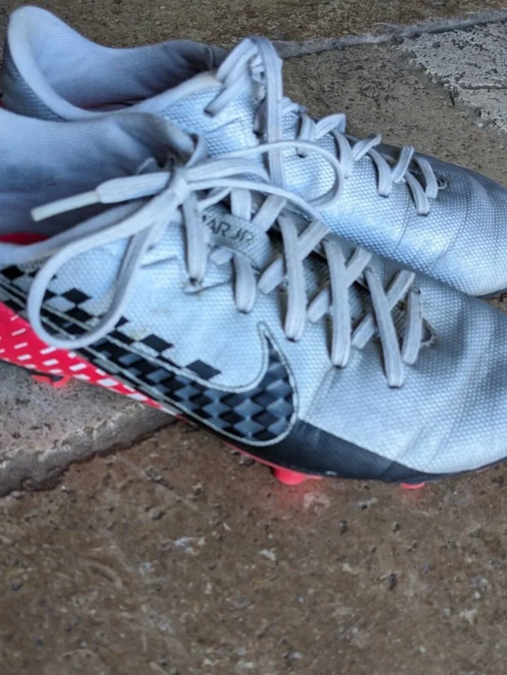 GENUINE NIKE VAPOR NEYMAR JR. SOCCER CLEATS YOUTH 13.5